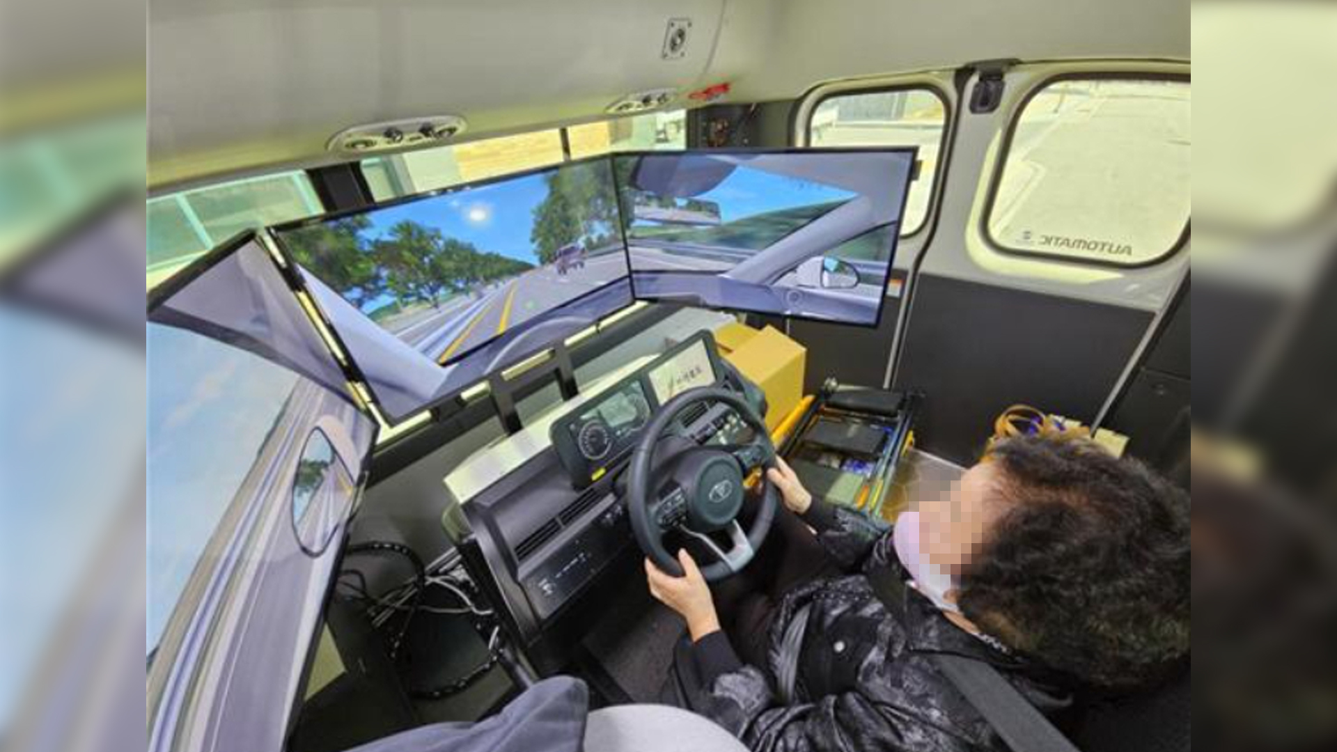 전국 최초 '고령운전자 검사 차량' 운행