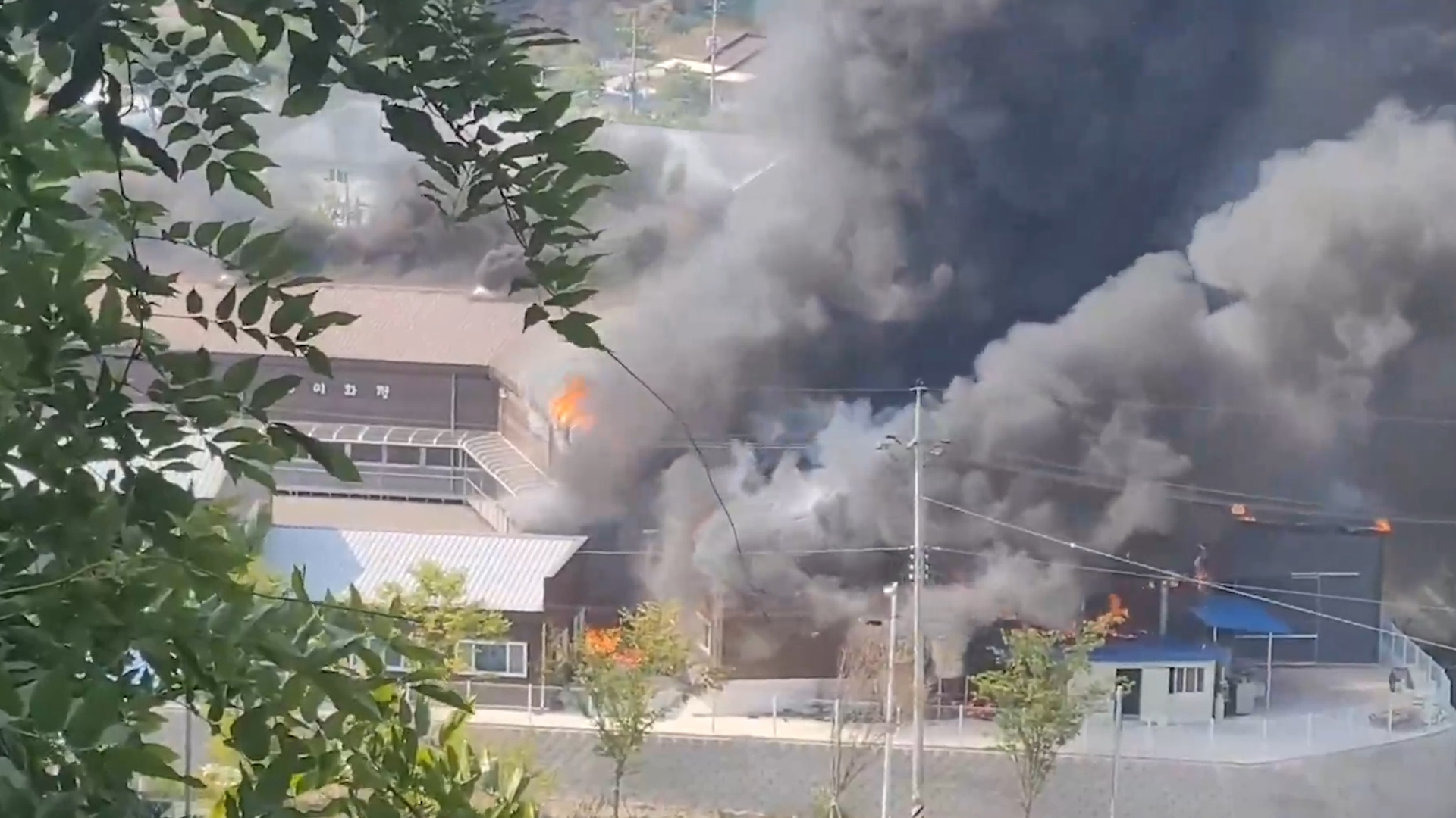 남원 식품 공장 화재.. 1시간여 만에 큰 불 잡혀