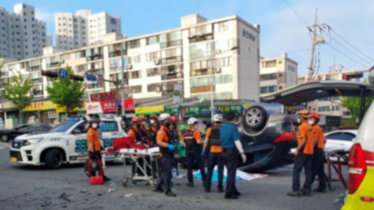 전주서 승용차끼리 충돌...1명 사망 3명 부상