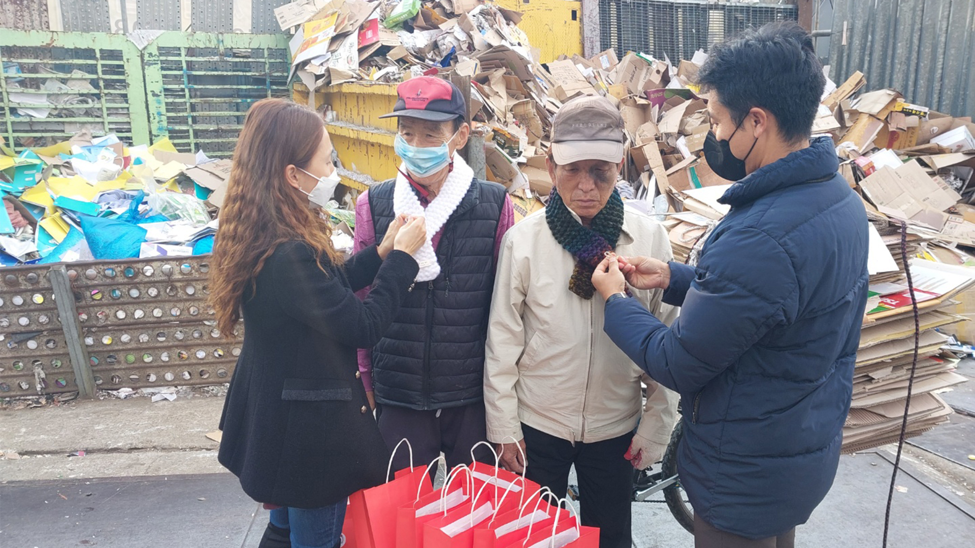 전주대 지난 3년간 직접 뜬 목도리 1,000개 기부