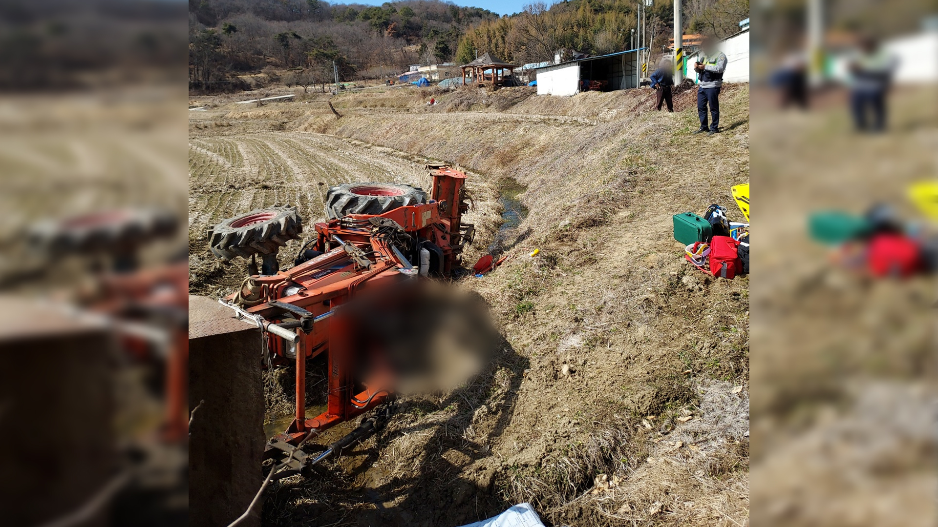 군산 논에서 작업하던 60대 트랙터에 깔려 숨져