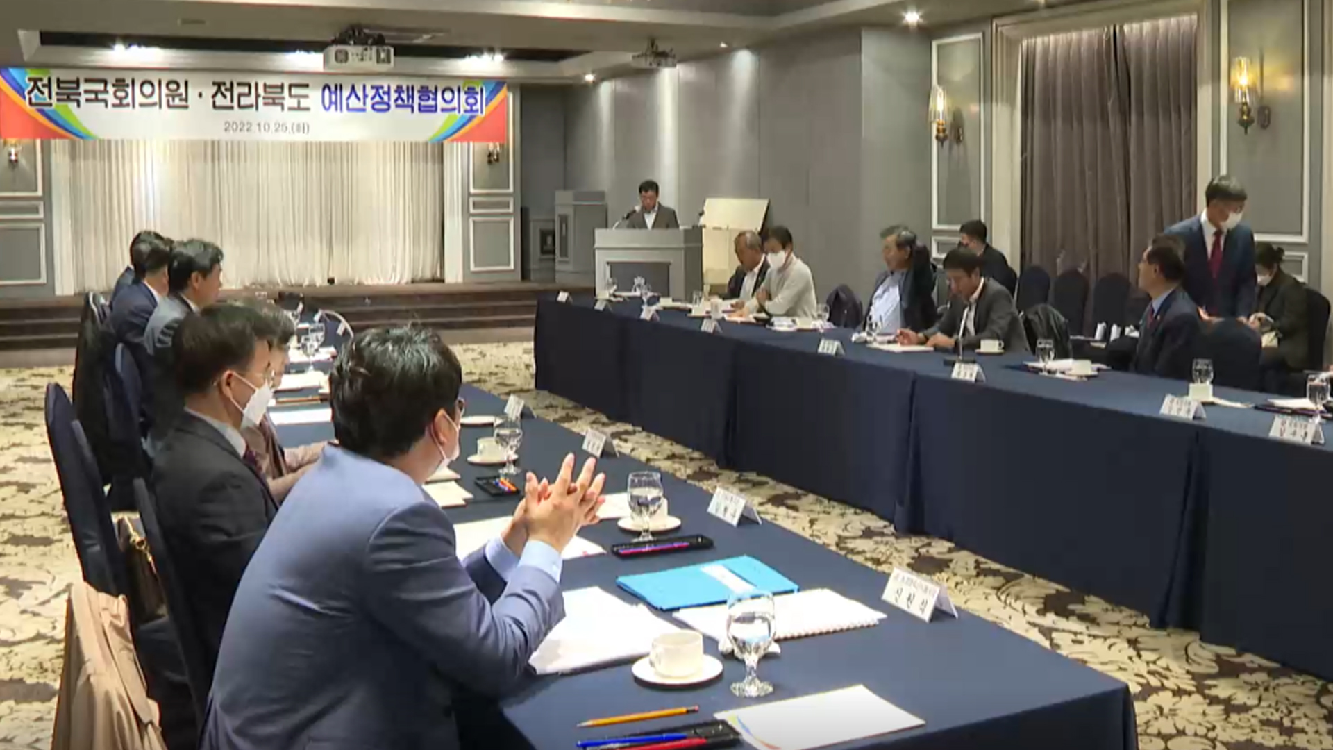 '사상 첫 9조 원대 달성'...점유율은 역대 최저