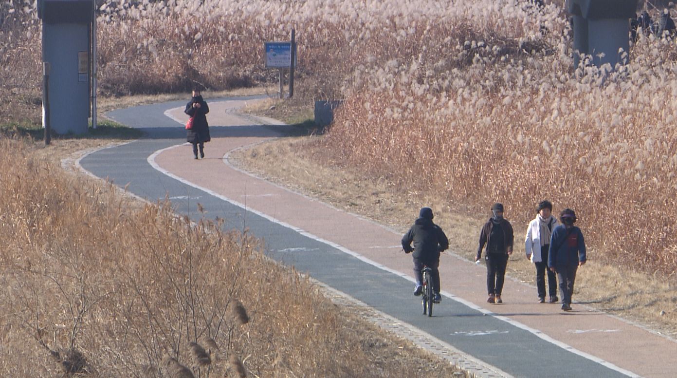 낮과 밤 기온차 벌어져..낮 기온 15~17도