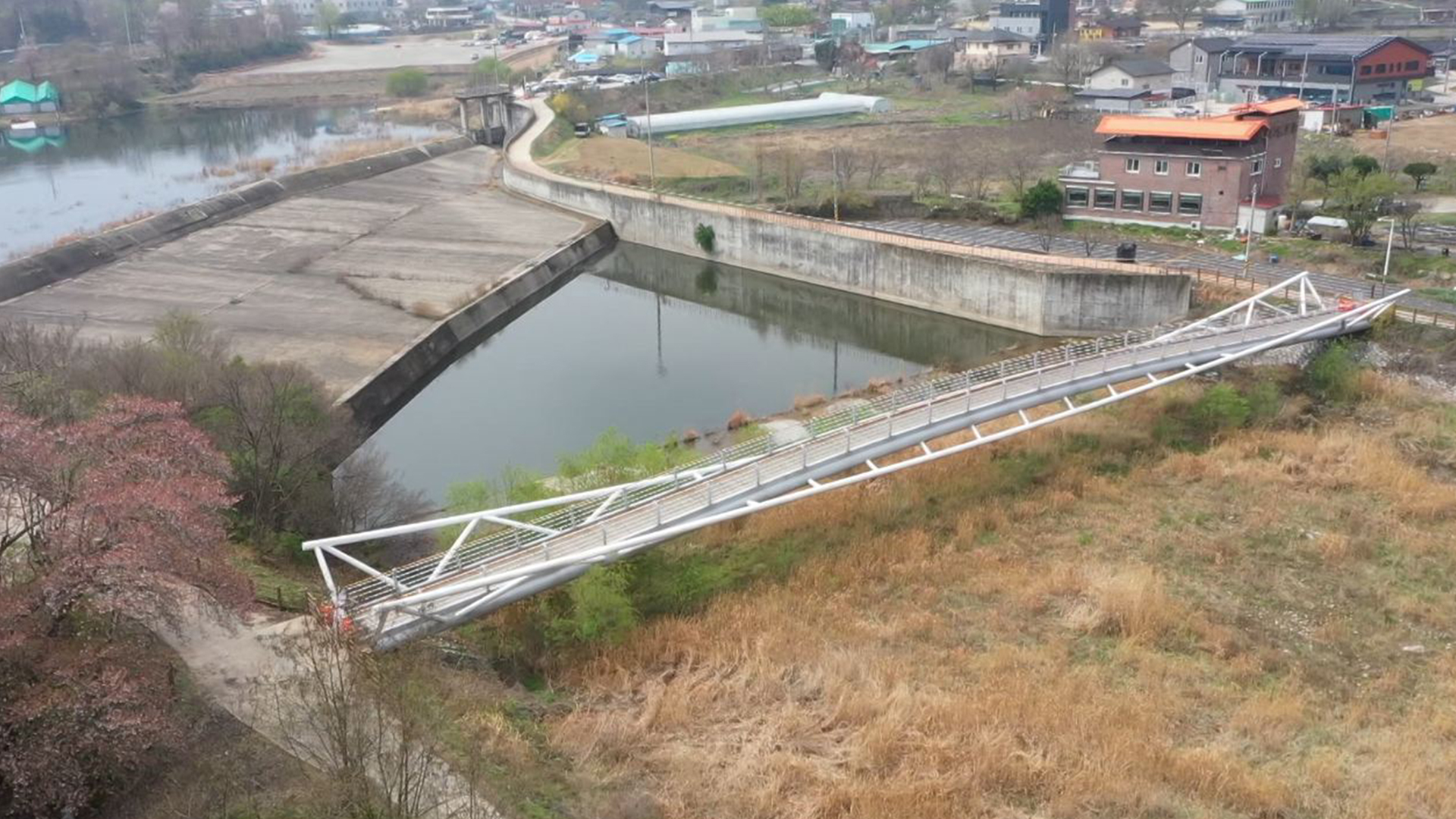 구이저수지 경관교량 흔들림 신고 잇따라.. 점검결과 '안전'