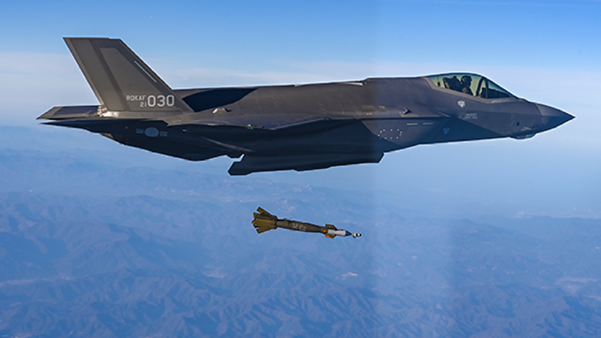 '조류 충돌' F-35A 전투기 폐기 검토.. 