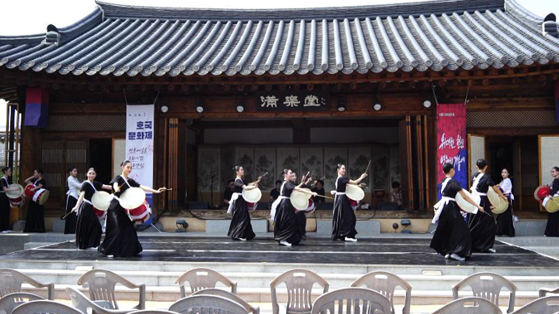 '2023 호국문화제' 개막.. 전통 예술 공연 선보여