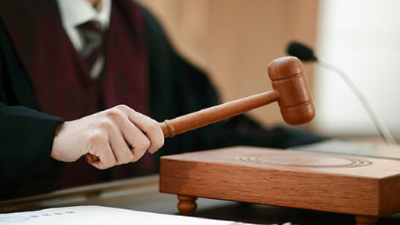 검찰, '대낮에 성매매한 현직 판사' 약식기소