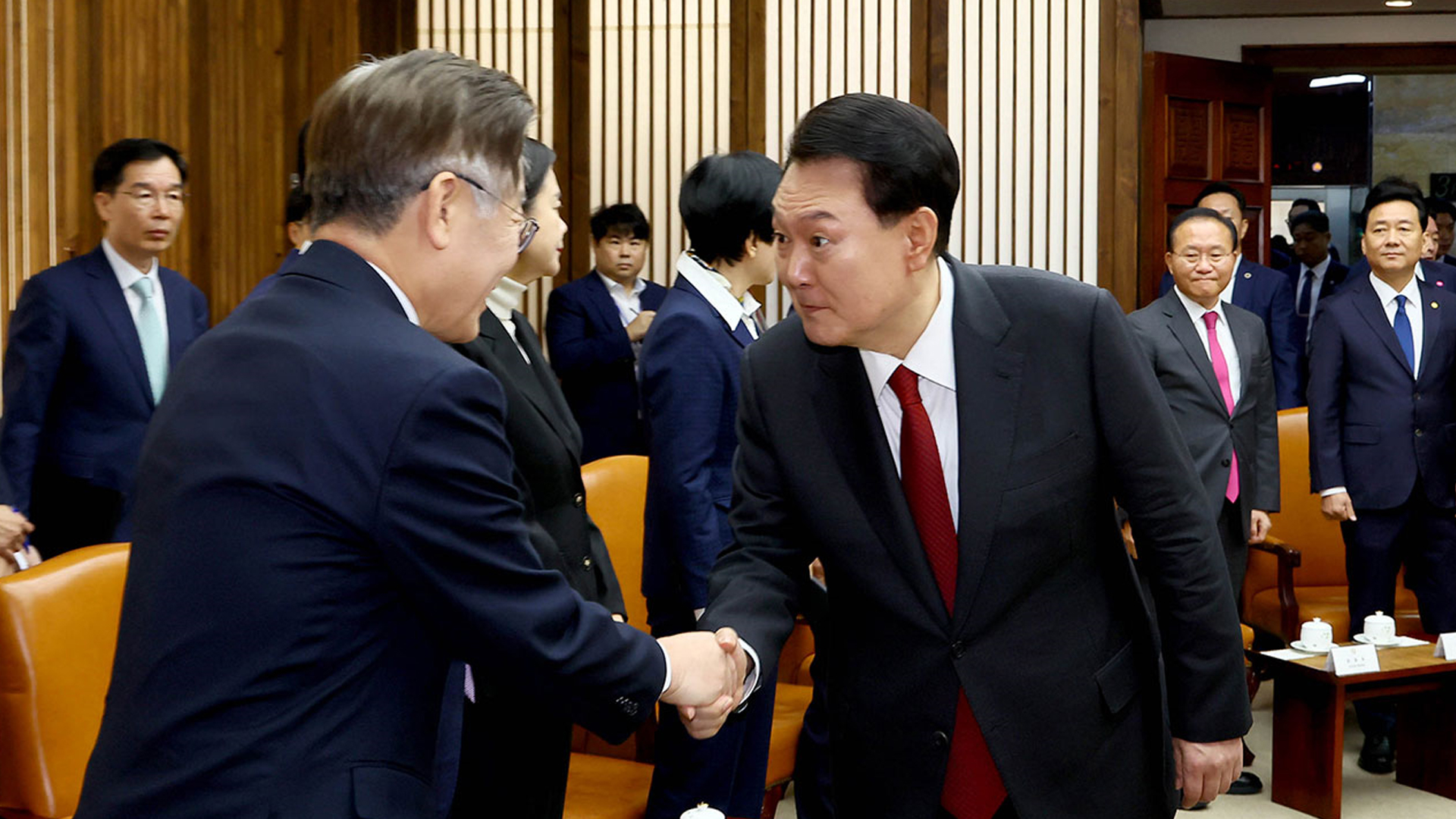 윤 대통령, 이재명 대표와 대면.. 국회 시정연설 사전환담