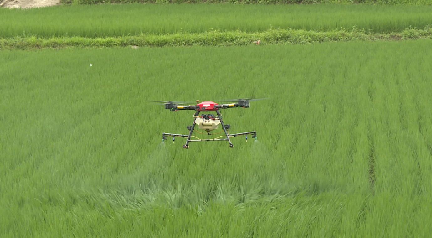 농촌인구 감소와 고령화로 항공 방제기 활용 늘어