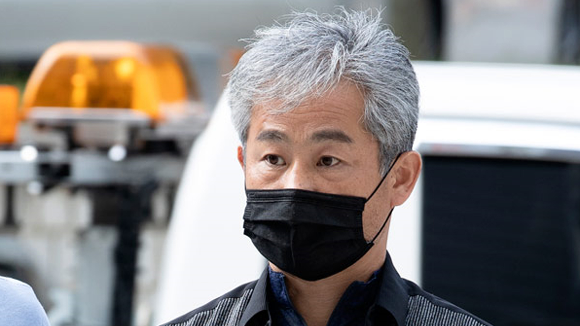 文 전 대통령에게 신발던진 60대 남성, 대법서 무죄 확정