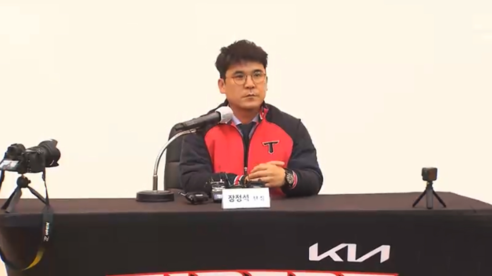 검찰, '뒷돈 요구 의혹' 장정석 전 KIA타이거즈 단장 압수수색