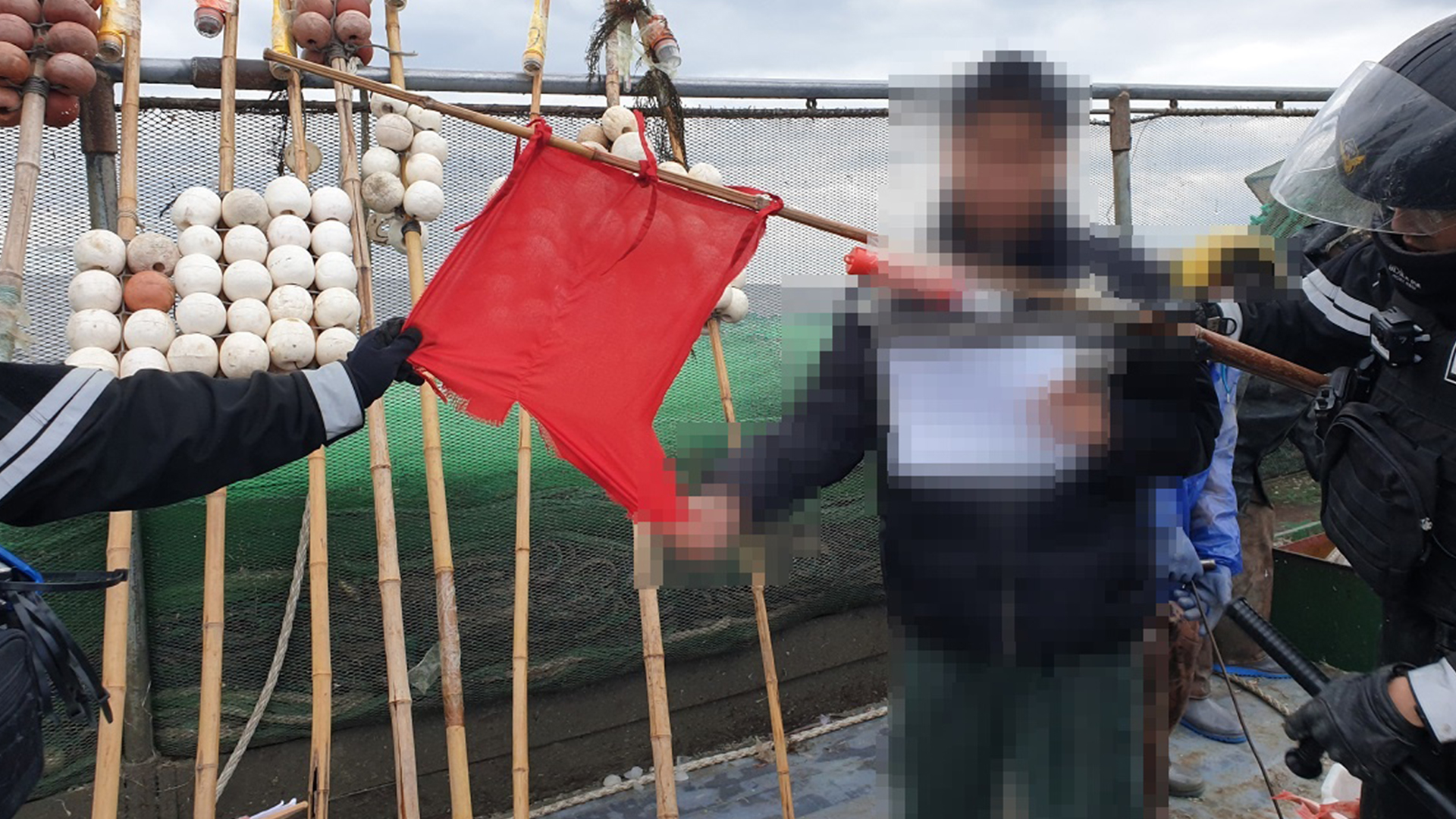 어구실명제 어긴 채 조업 하던 중국 어선 나포