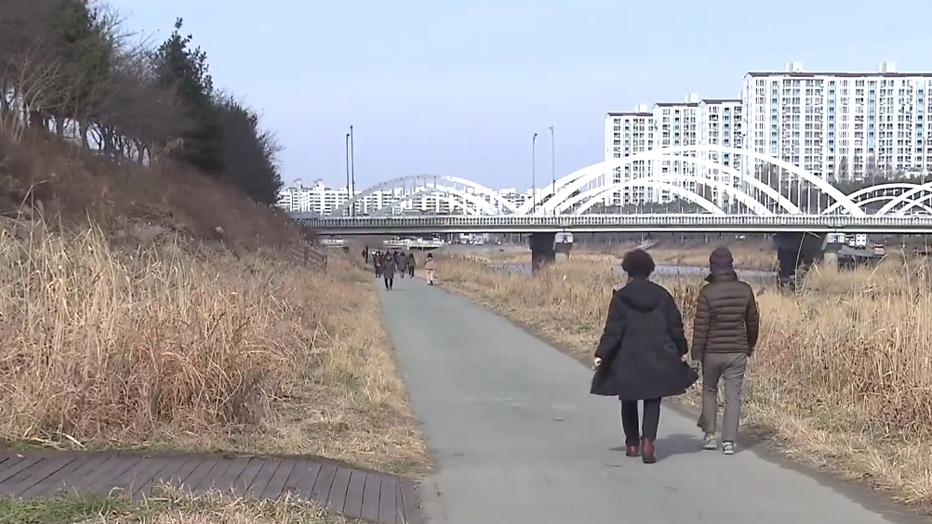 [전북날씨] 맑고 포근한 '대설'..낮 최고기온 9~13도