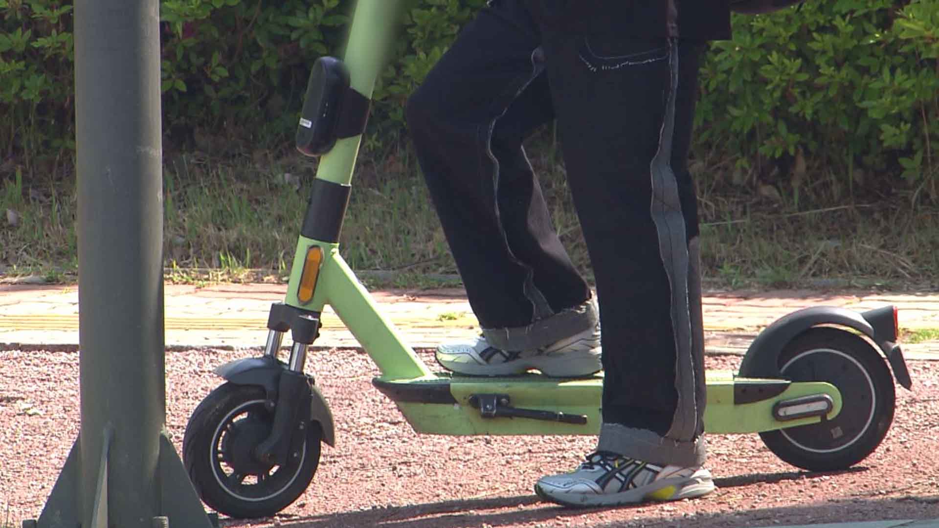 신학기 전동킥보드 특별 단속.. 농촌에서도 '안전모 미착용' 단속