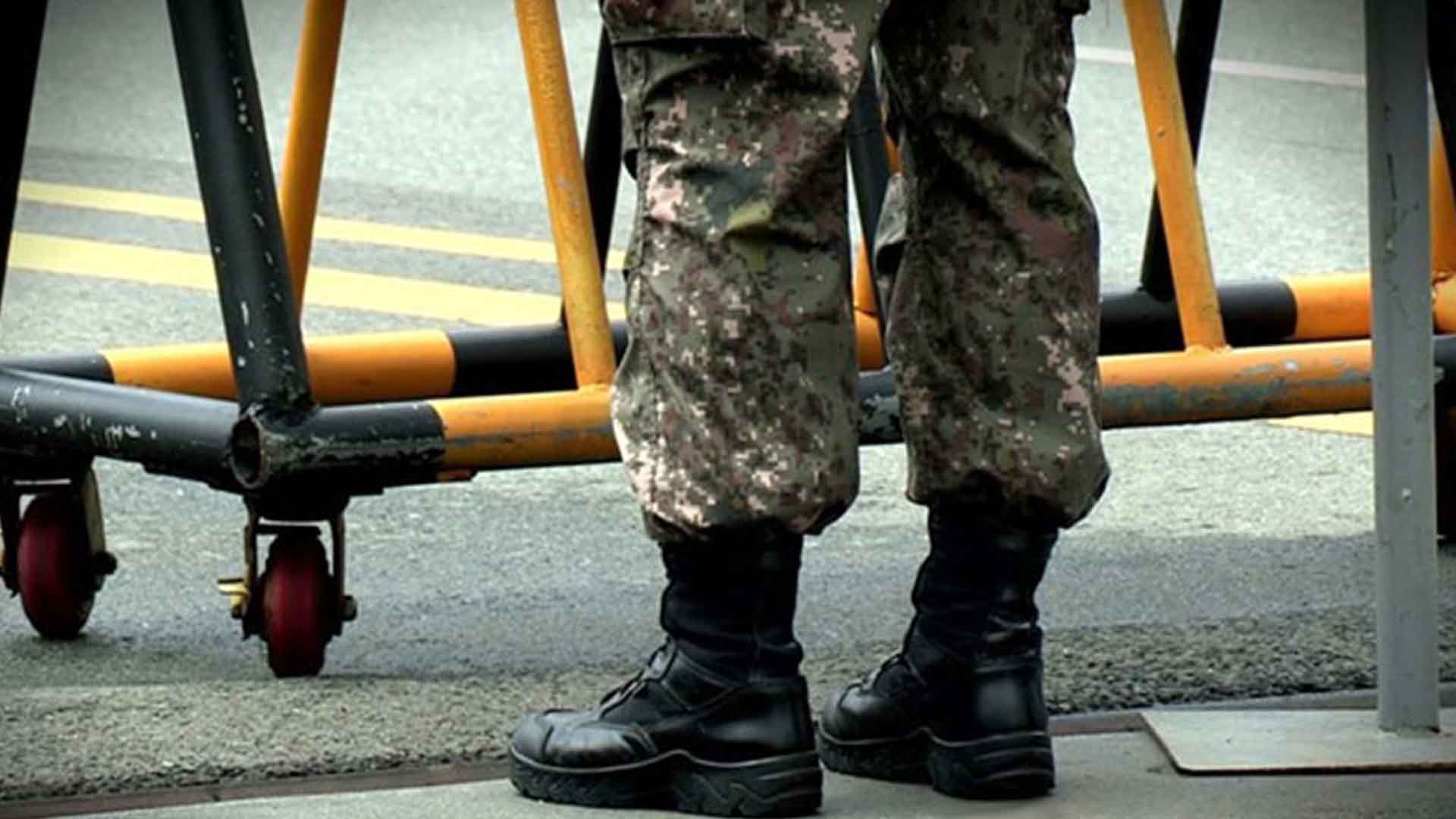 진압봉으로 부하 때리며 '돌대가리'라고 욕한 소령, 징역형 집유 확정