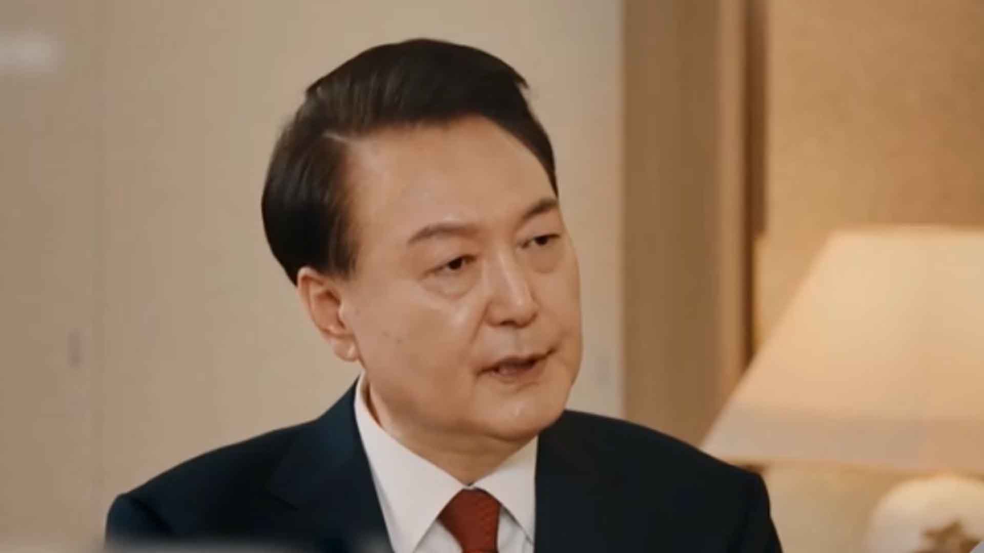 [속보] 법원, '내란 수괴 혐의' 윤석열 대통령 체포영장 발부