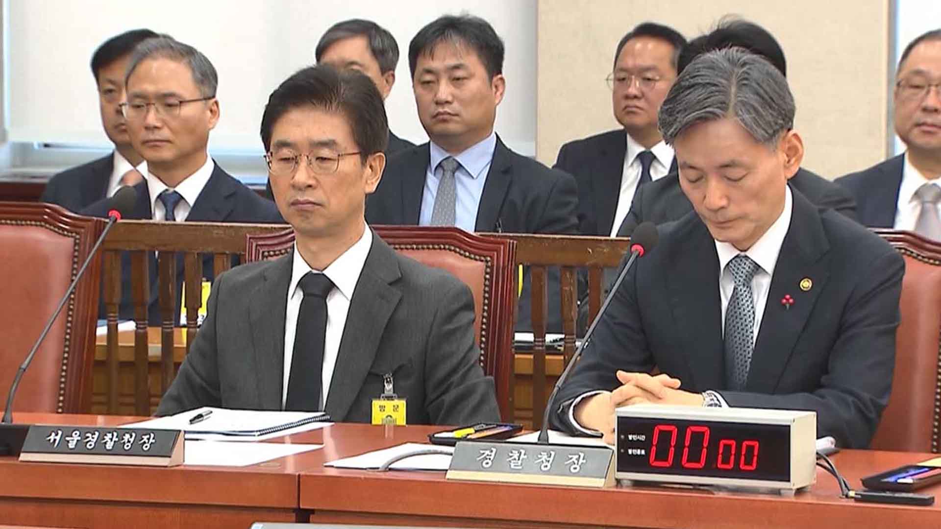 [속보] 경찰청장·서울청장 '내란 혐의'로 검찰에 구속 송치