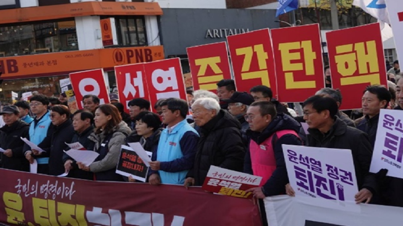 윤석열 대통령 계엄령 사태 규탄.. 전북 야당, 한목소리 성토