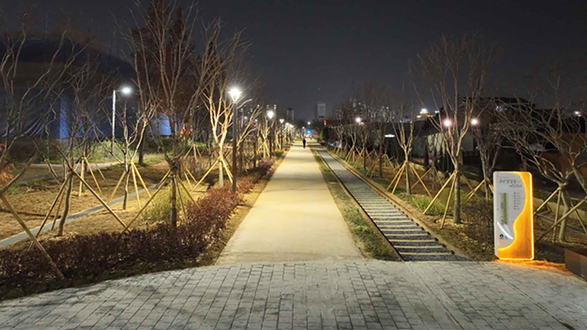 군산시, 철도 유휴부지 활용한 철길 숲 일부 준공