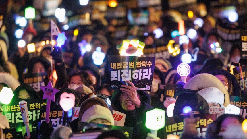 갑진년 마지막 주말에도 '탄핵 찬반집회'..둘로 쪼개진 대한민국