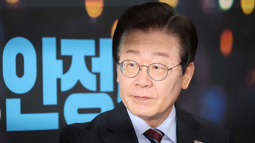 이재명, 대장동 재판 출석.. 지지율 역전 질문엔 '침묵'