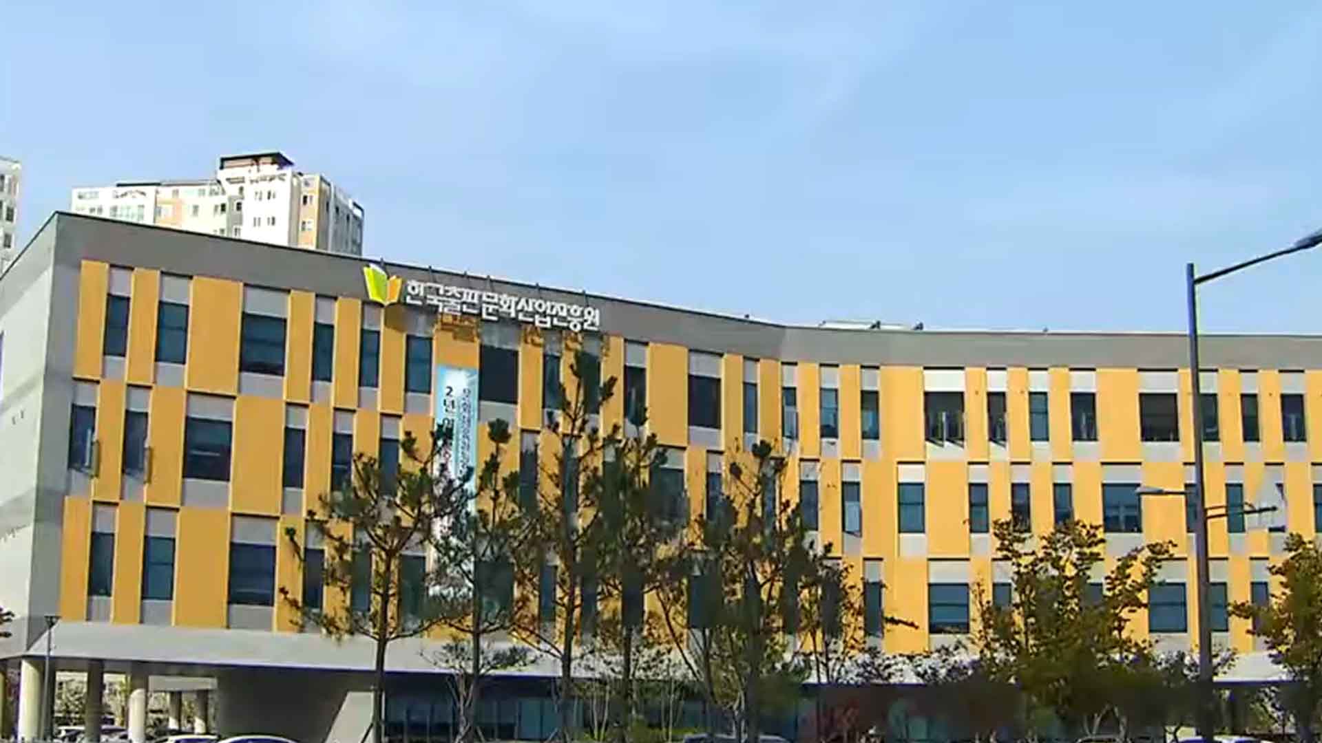 작년 웹소설 시장 규모 1조 3,500억 원..일년 새 370억 원↑