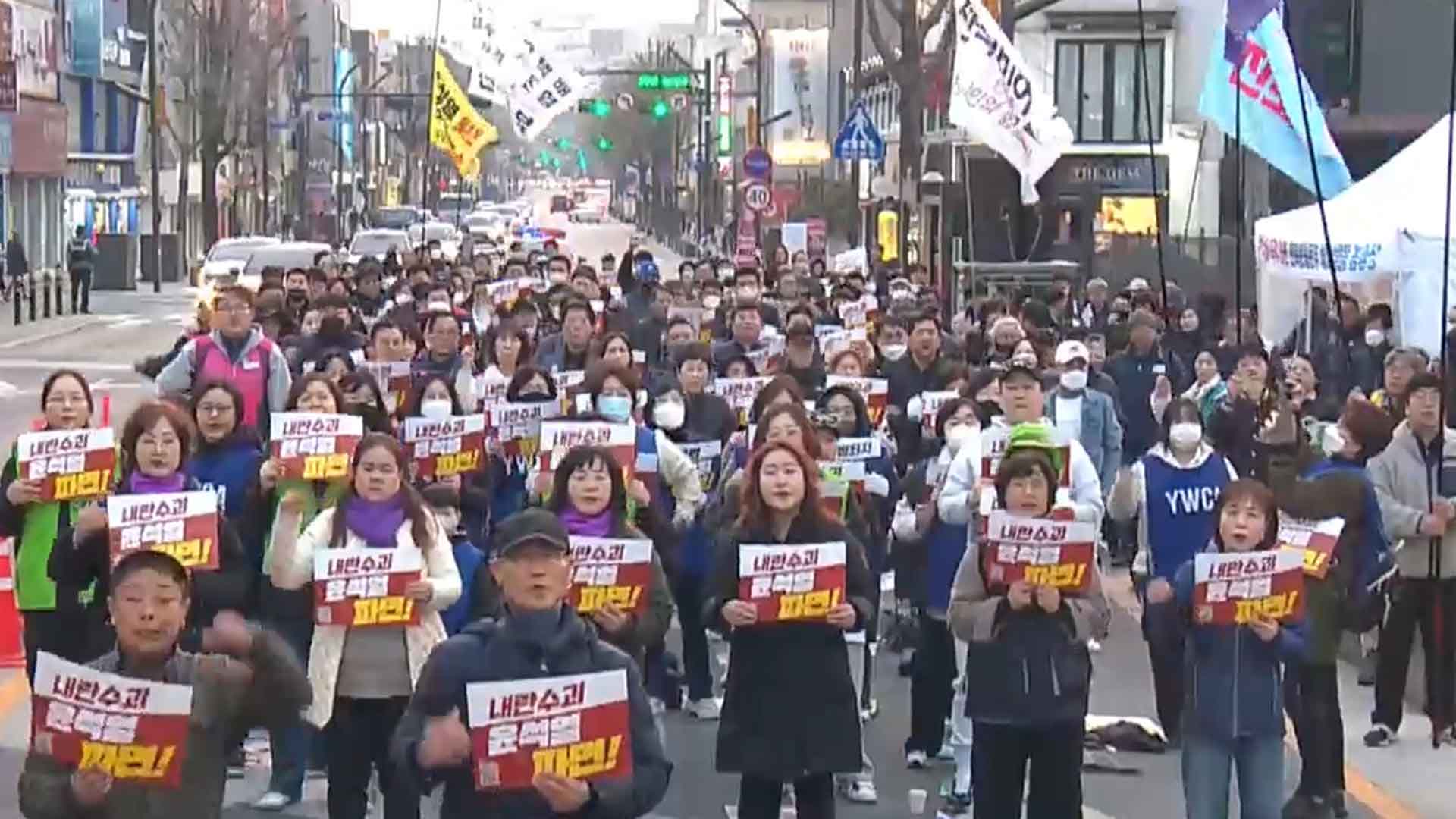 전주 시민들, 파면 선고에 일제히 환호