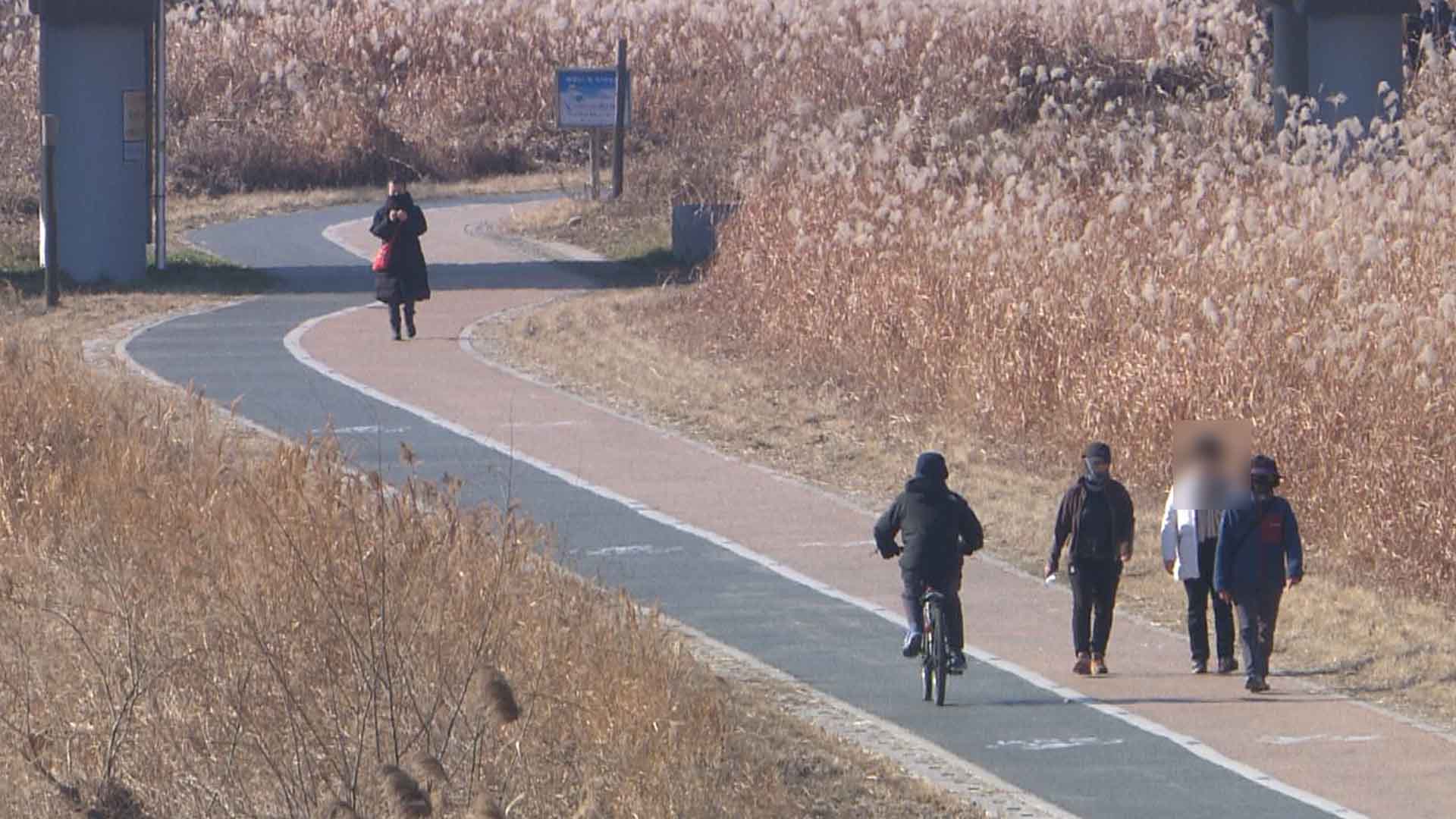 한낮 최고 25도.. 낮과 밤 일교차 20도 안팎