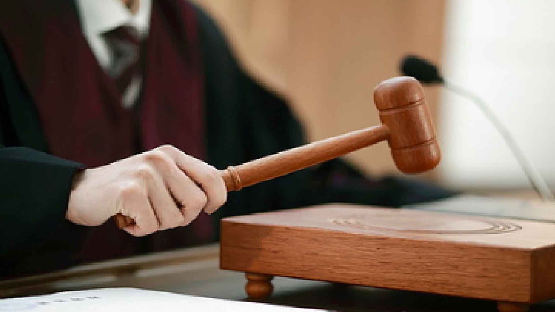 '똥 기저귀'로 어린이집 교사 폭행한 학부모.. 항소심서 징역 6개월