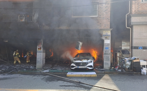 차량 화재 주택으로 번지게 한 30대 여성.. 구속영장 신청