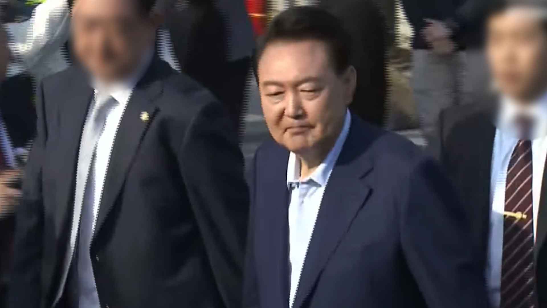 尹, 한남동 관저 886일 만에 퇴거.. 