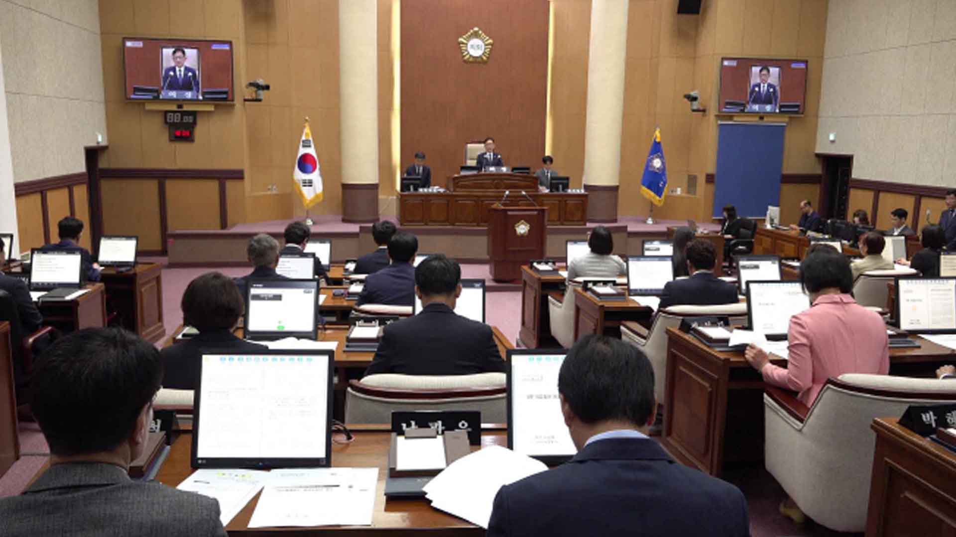 전주시의회 행정위, 산불·탄핵 정국 연수 사과.. 