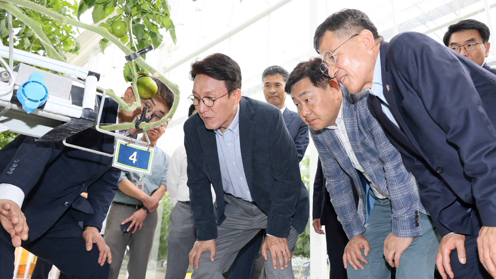 김민석 총리, 김제 스마트팜 혁신밸리 방문