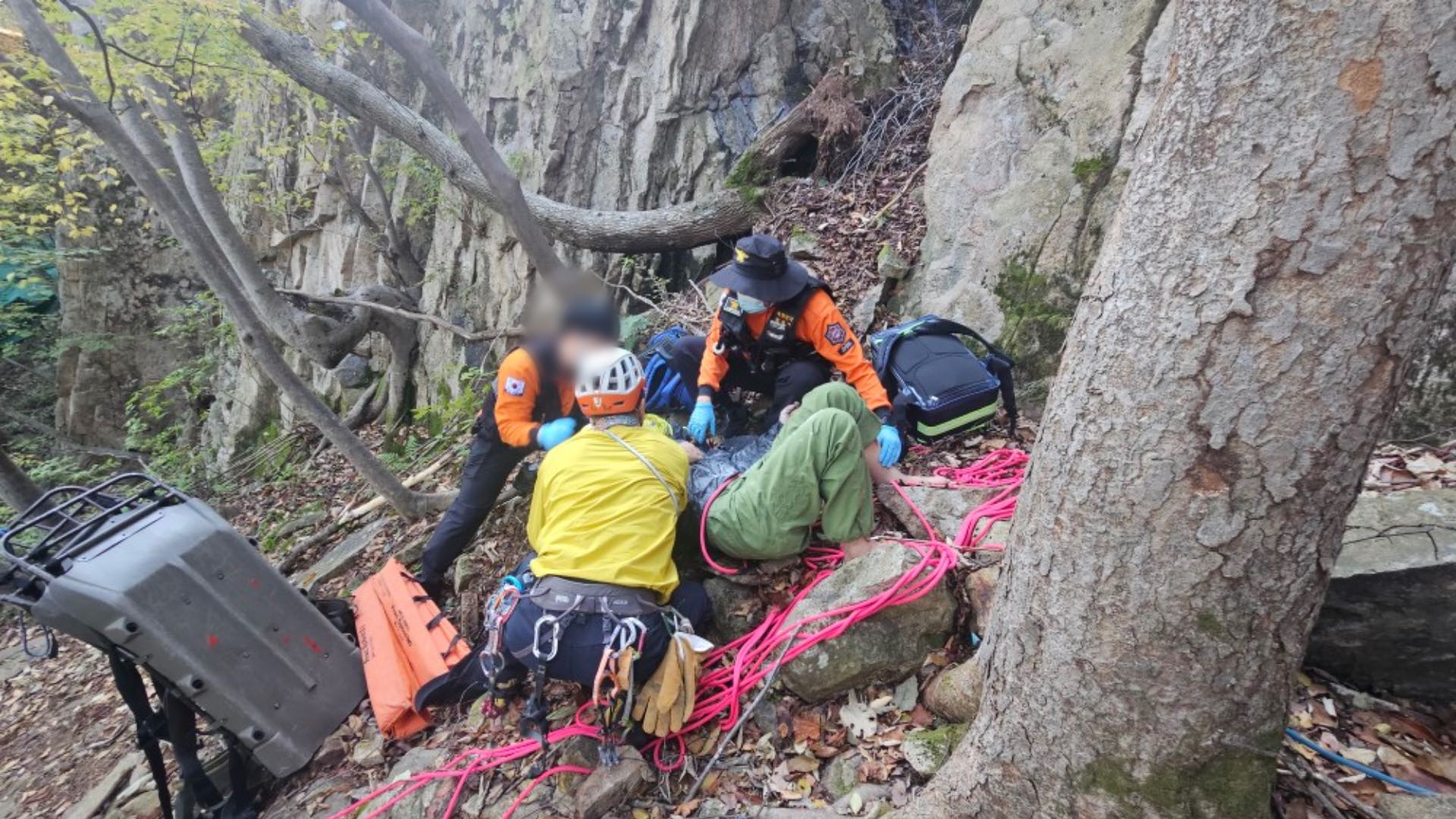 완주 대둔산 암벽 등반하던 60대 등산객 추락