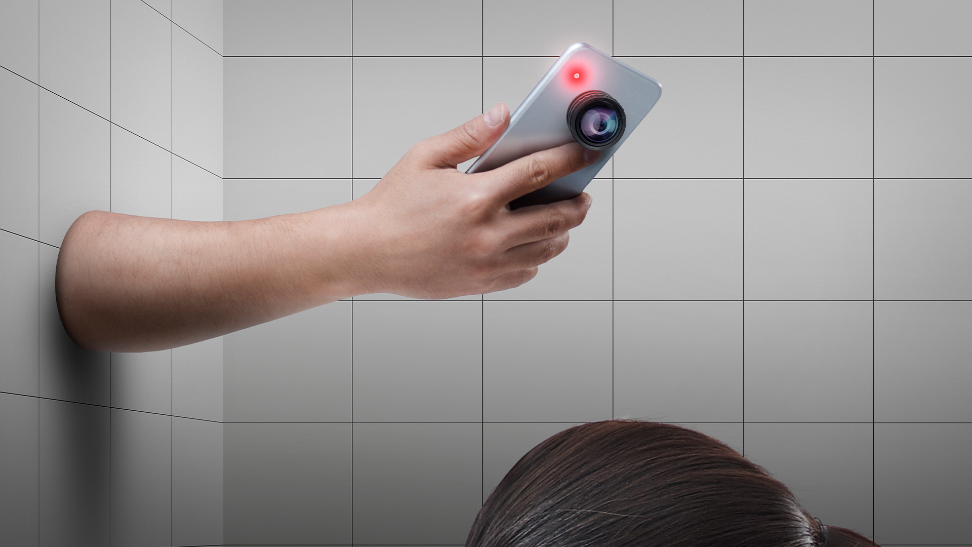 식당 탈의실에 휴대전화 설치해 몰래 촬영한 업주.. 알바생 신고로 검거