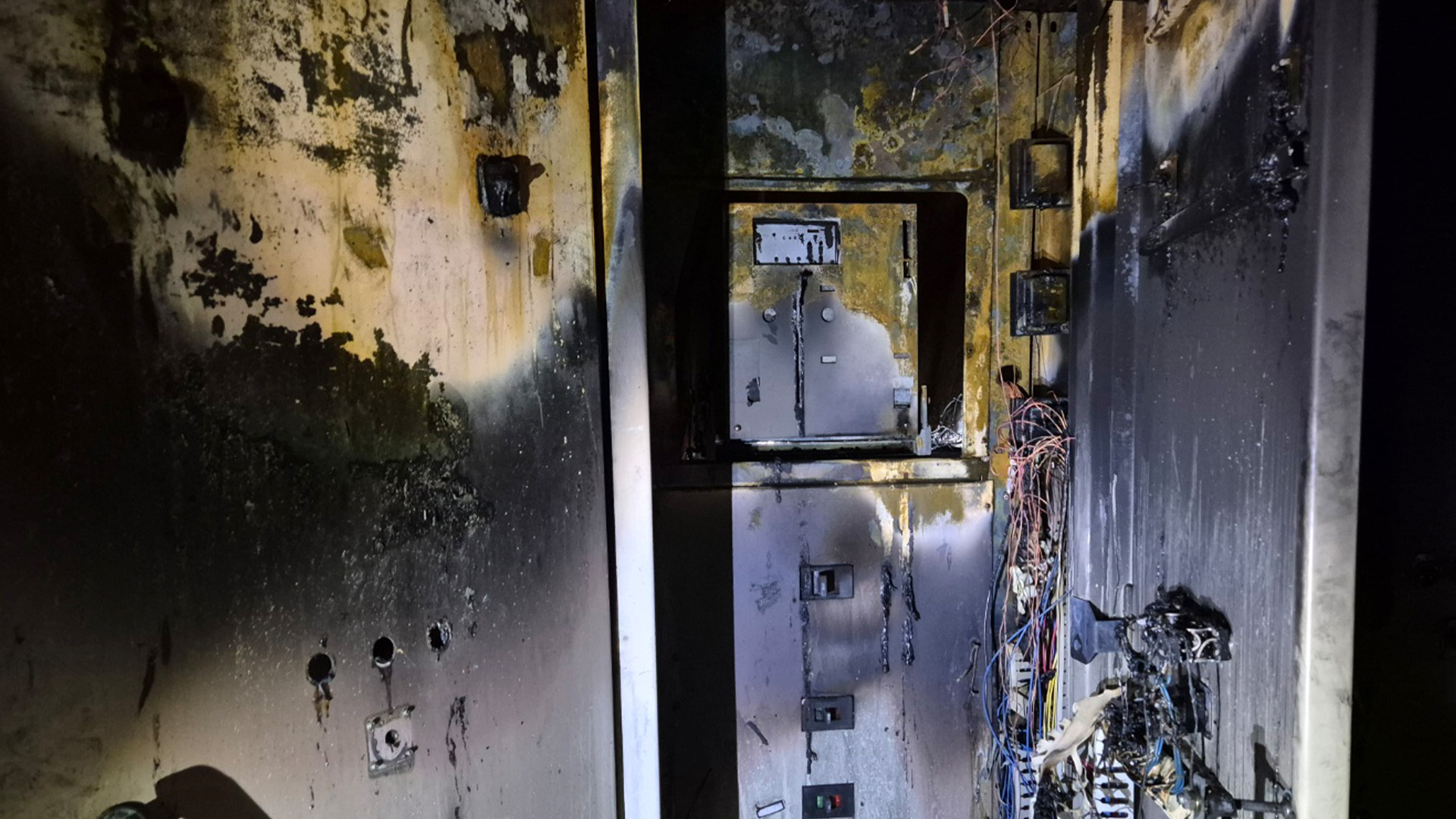 1,700세대 규모 아파트 단지 정전.. 배전반 화재