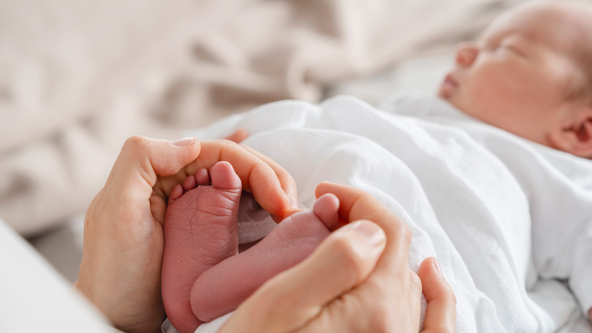 출생아 대비 사망자 급증.. 