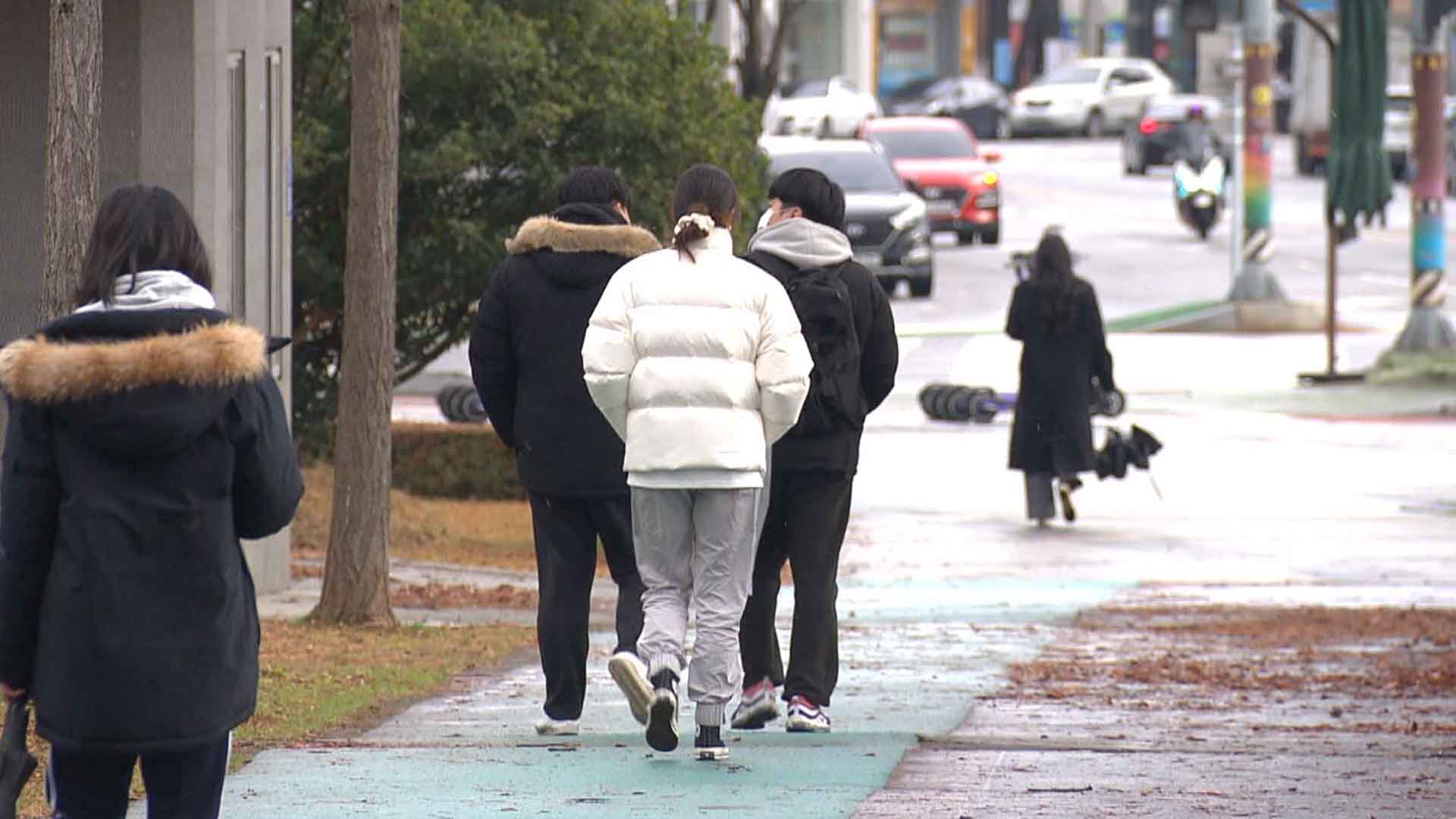 내일 서해안 등 곳곳에 최고 3cm 눈.. 오후부터 추워져