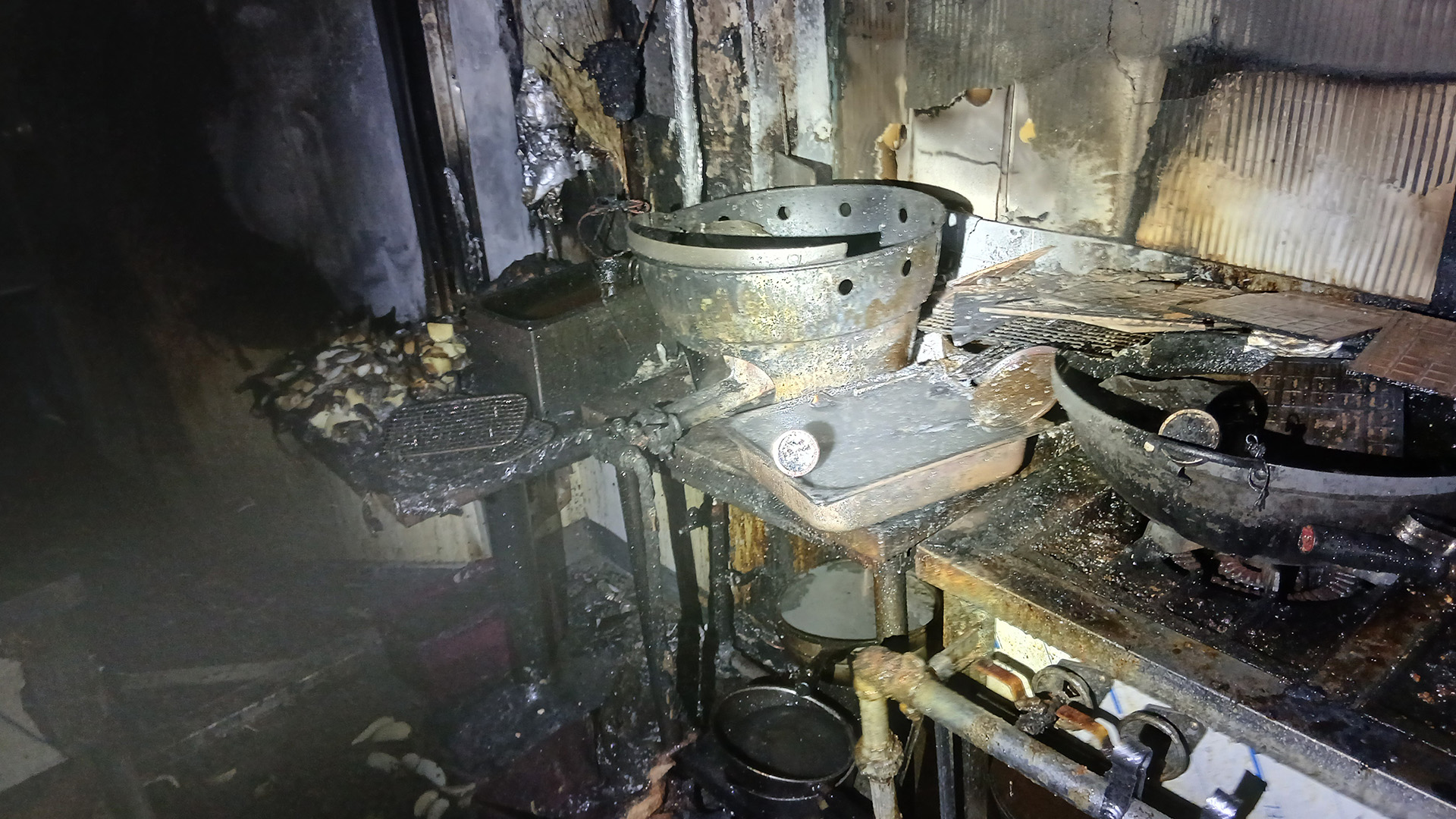 전주 상가건물 1층 '불'.. 2명 화상