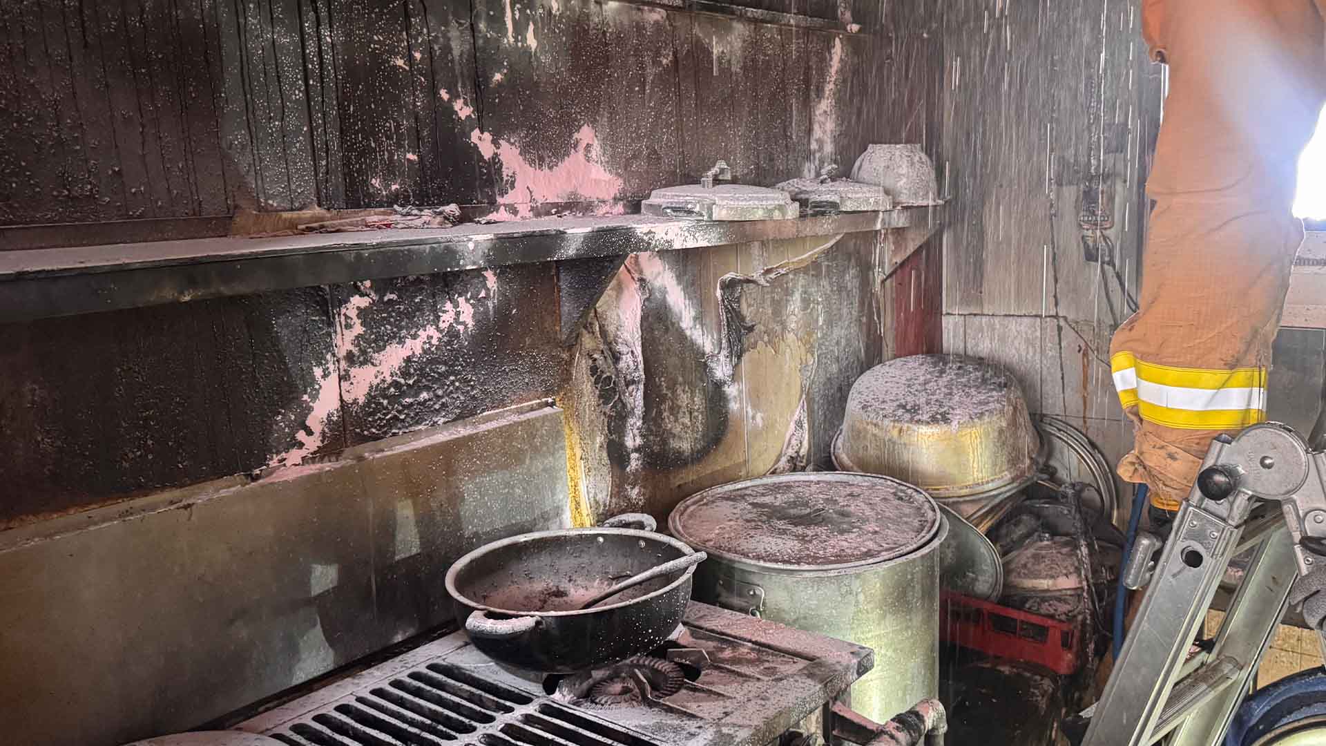 군산 음식점 화재.. 2명 안면부 등 화상