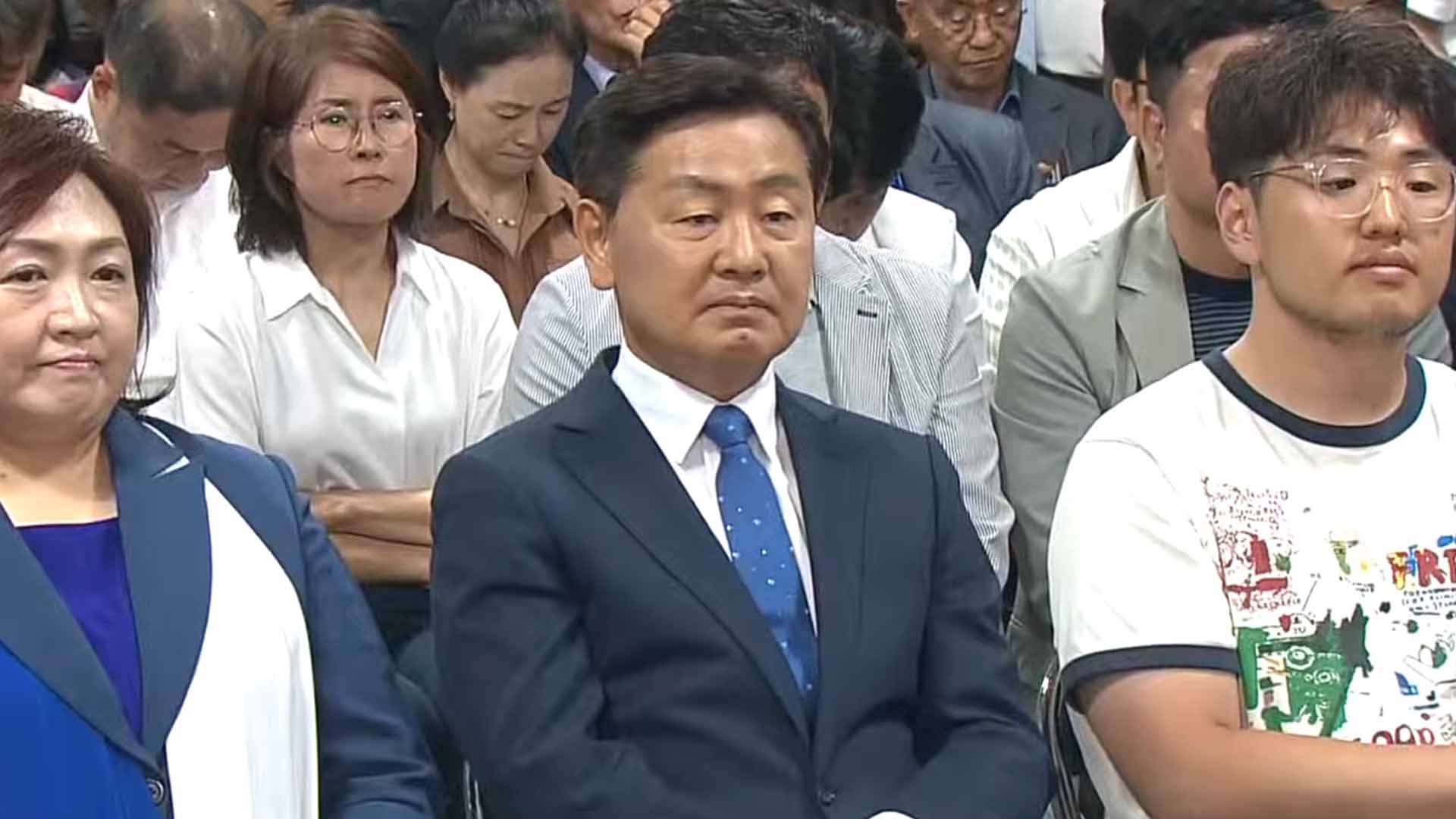 출구조사 접전 무소속 김관영, 현재 표정은?