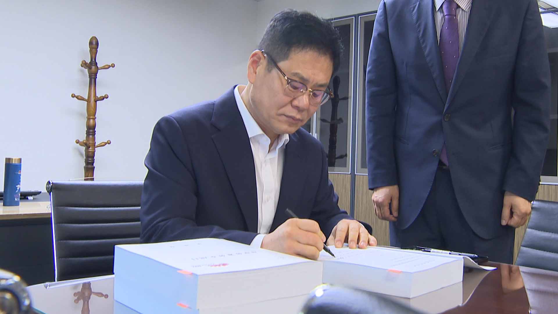 조지훈 전주시장 업무 돌입.. '재정혁신특위 구성' 1호 결재